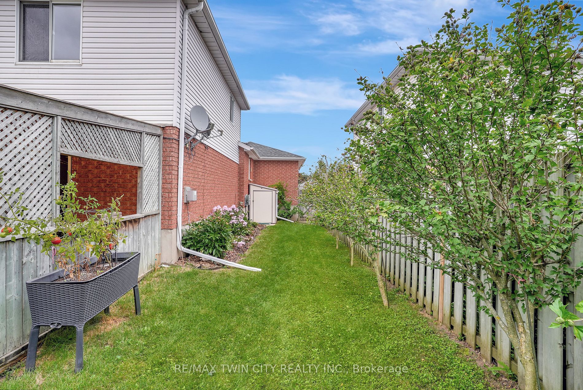 118 Julia Crescent