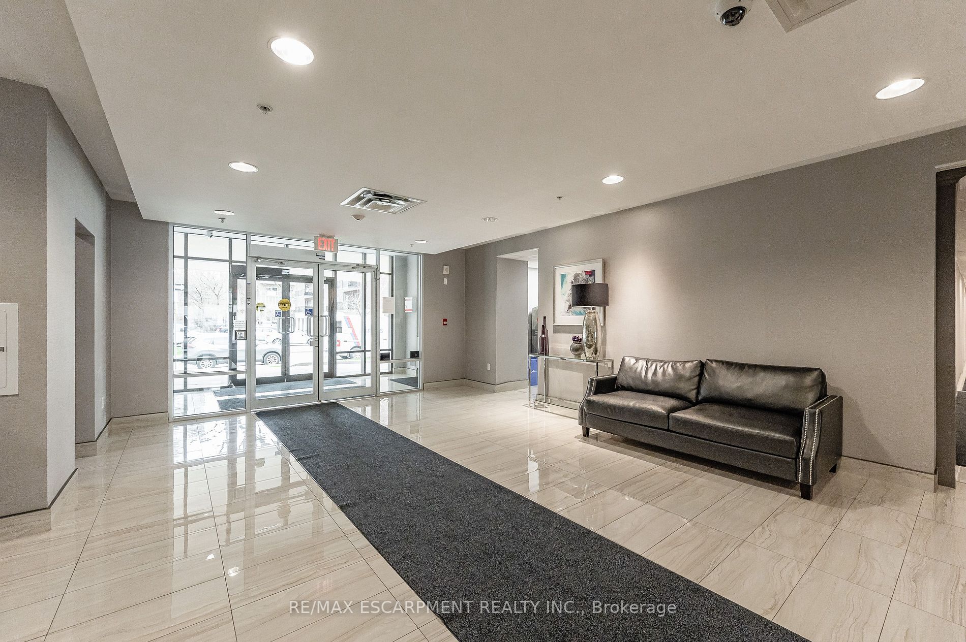81 Robinson St, #103