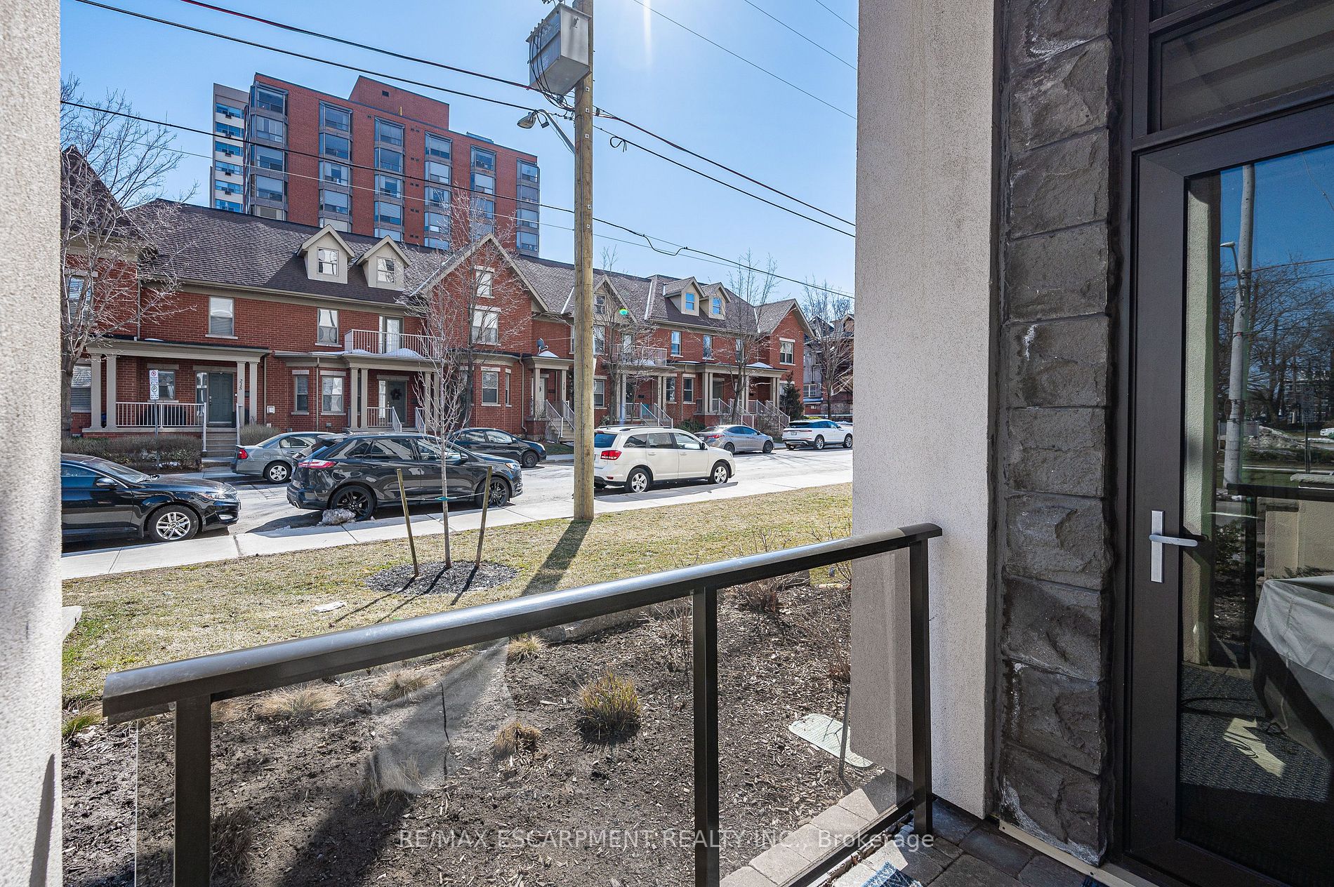81 Robinson St, #103