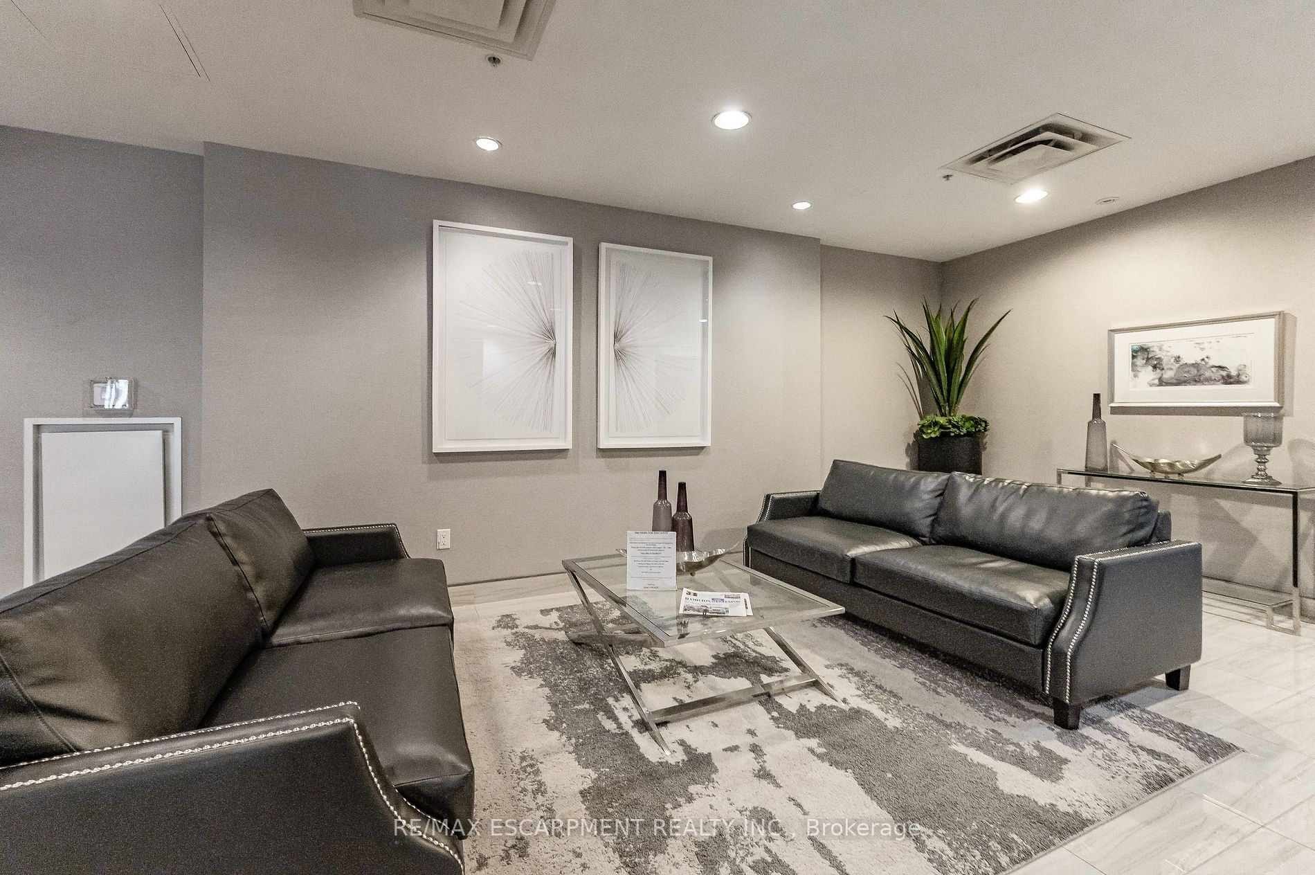 81 Robinson St, #103