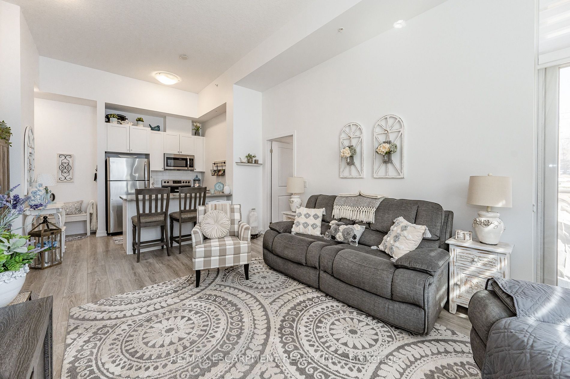 81 Robinson St, #103