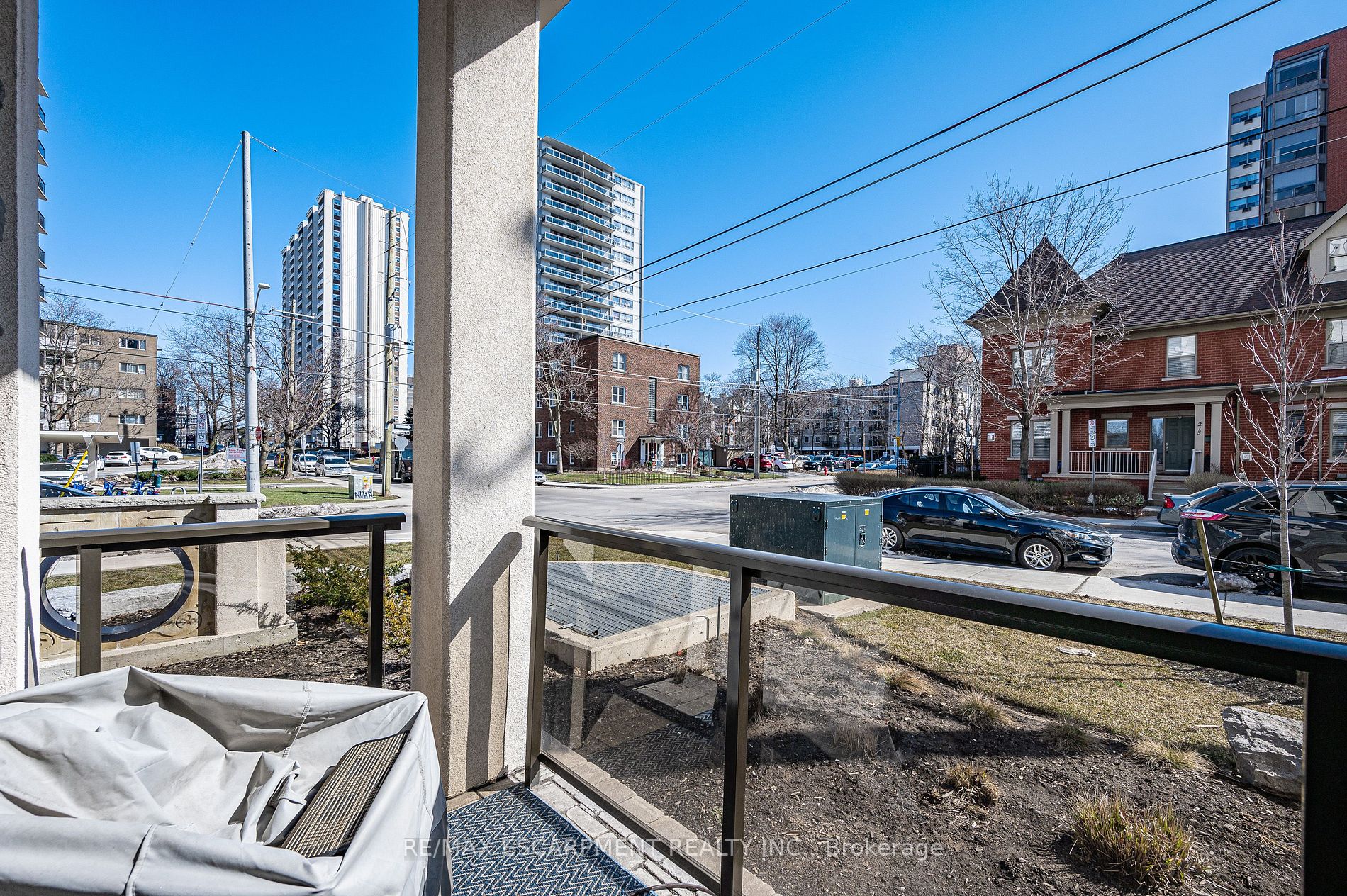 81 Robinson St, #103