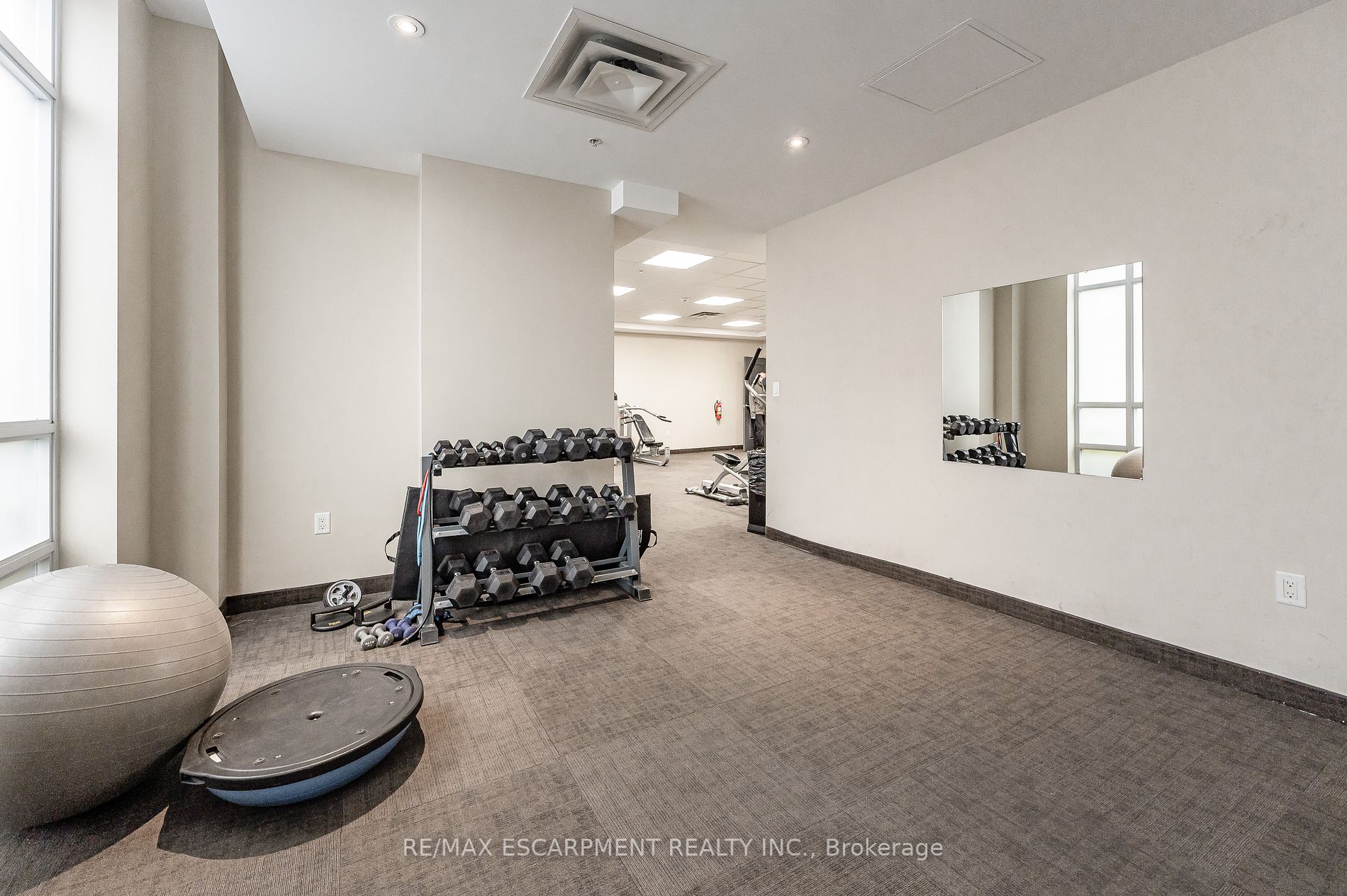 81 Robinson St, #103