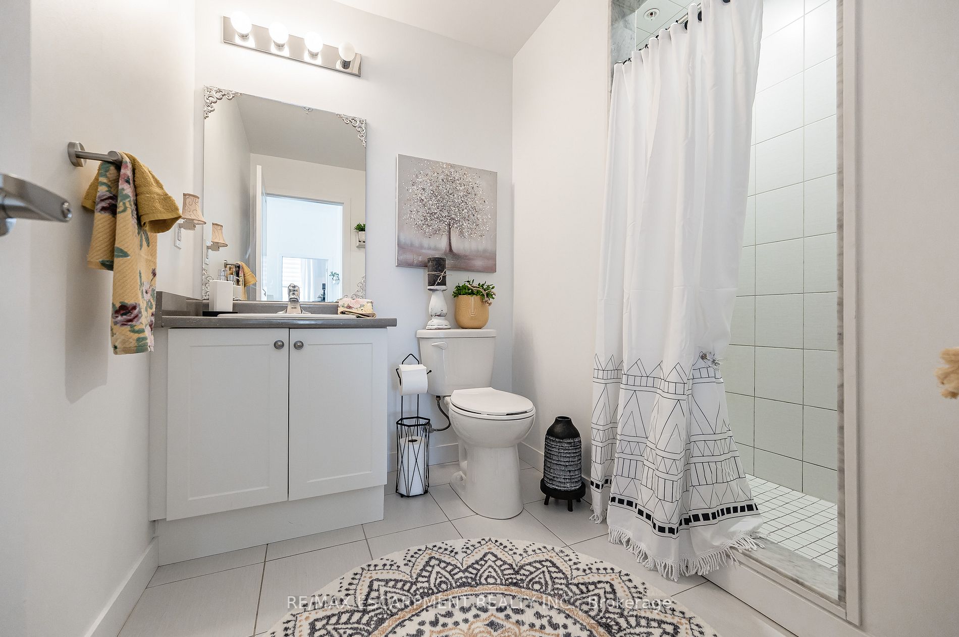 81 Robinson St, #103