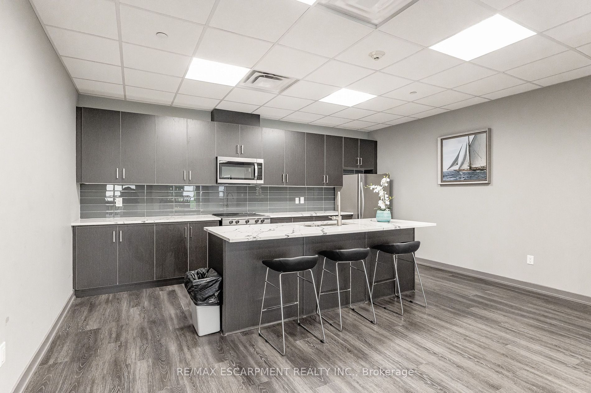 81 Robinson St, #103