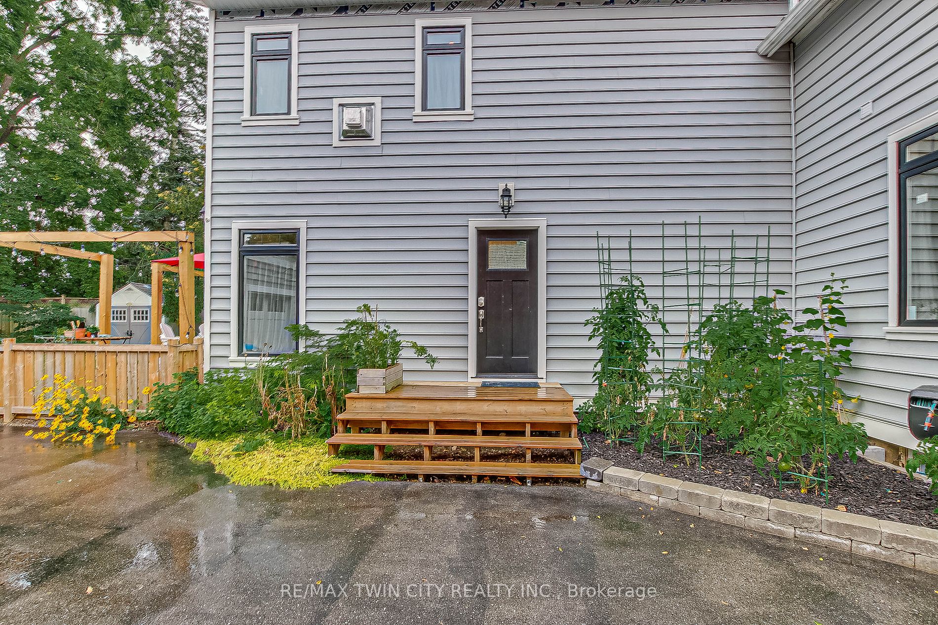 514 George St
