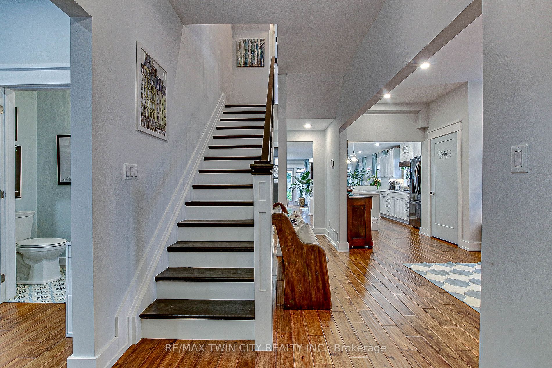 514 George St