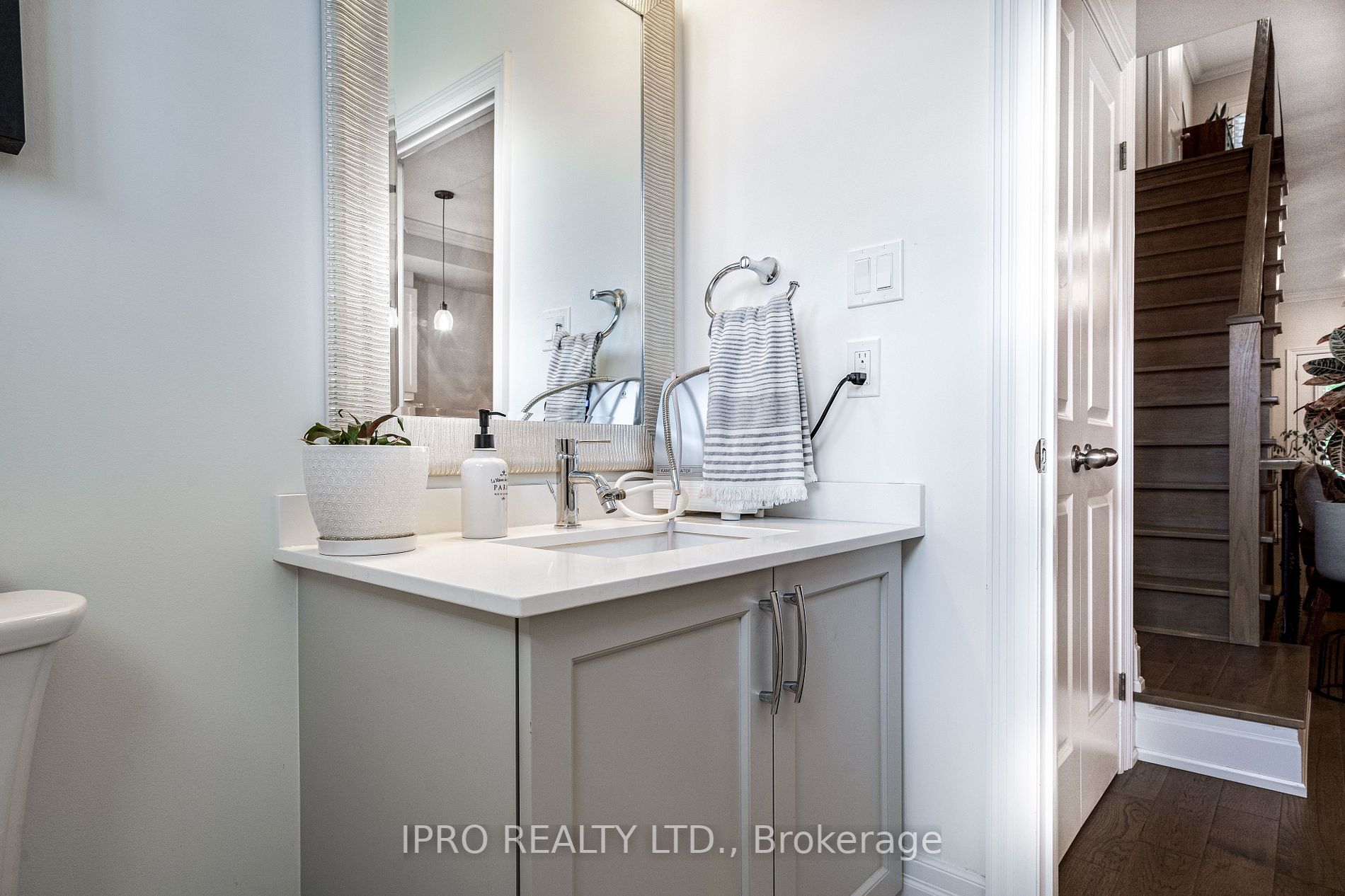 111 Wilson St E, #6