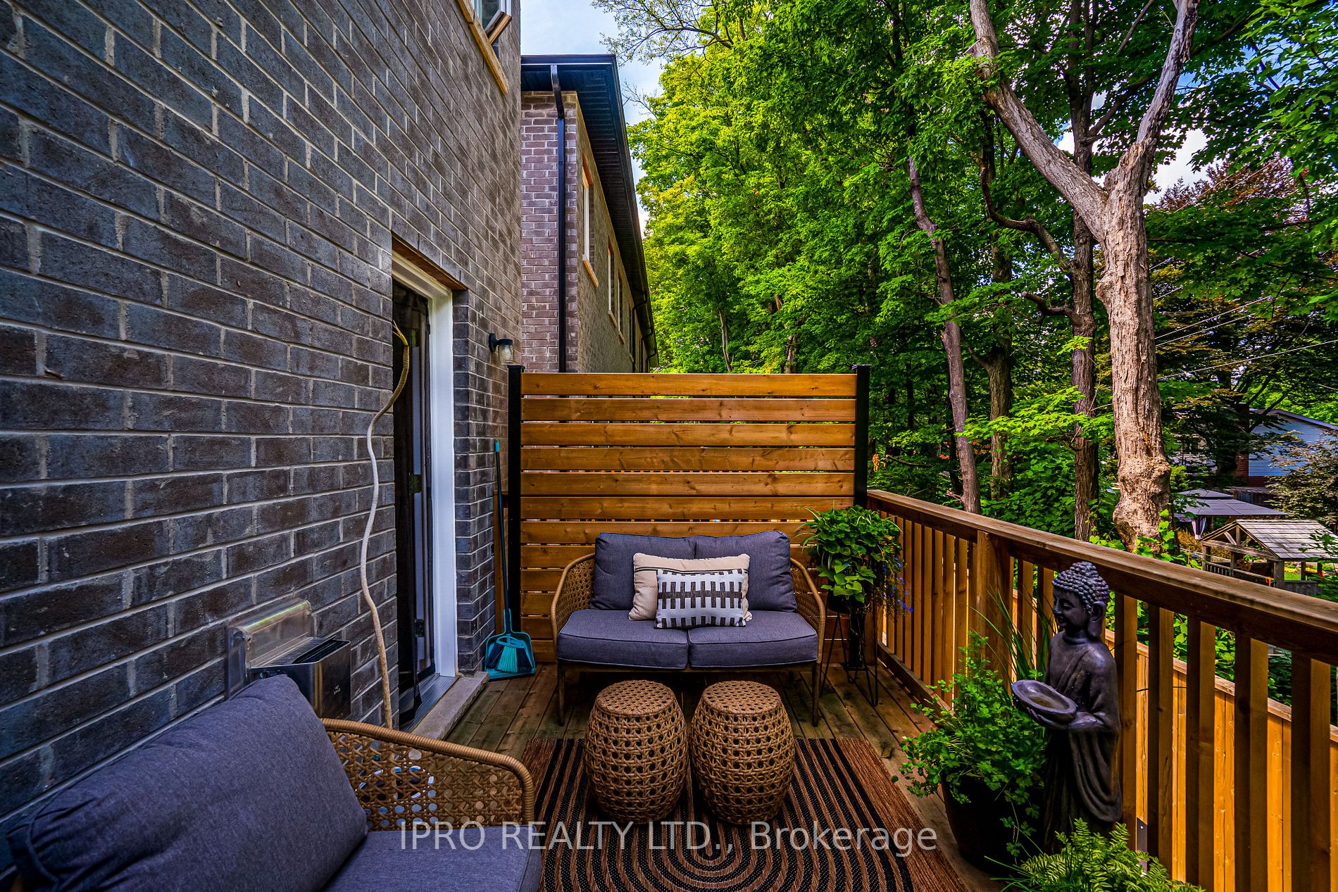 111 Wilson St E, #6