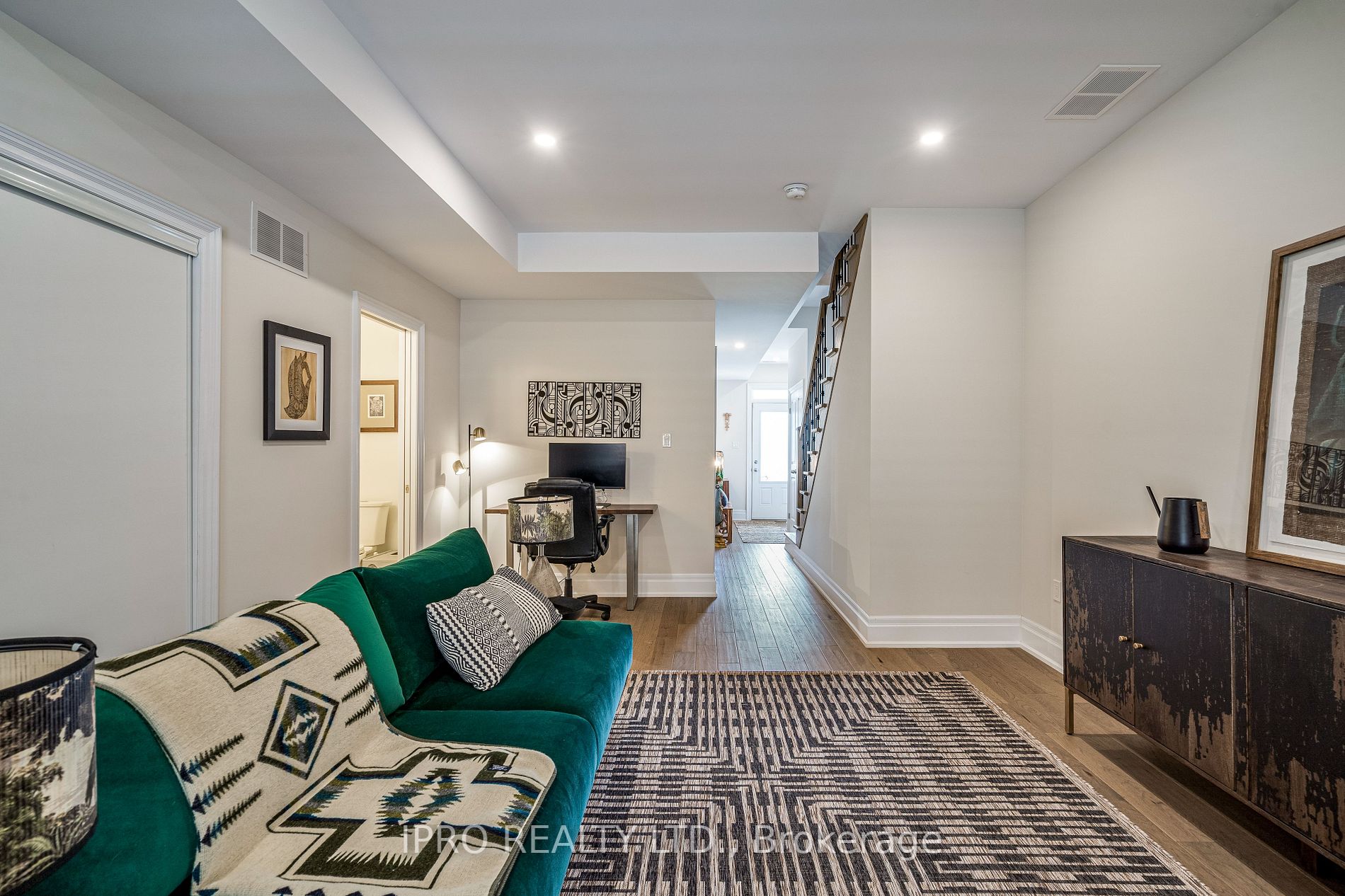 111 Wilson St E, #6