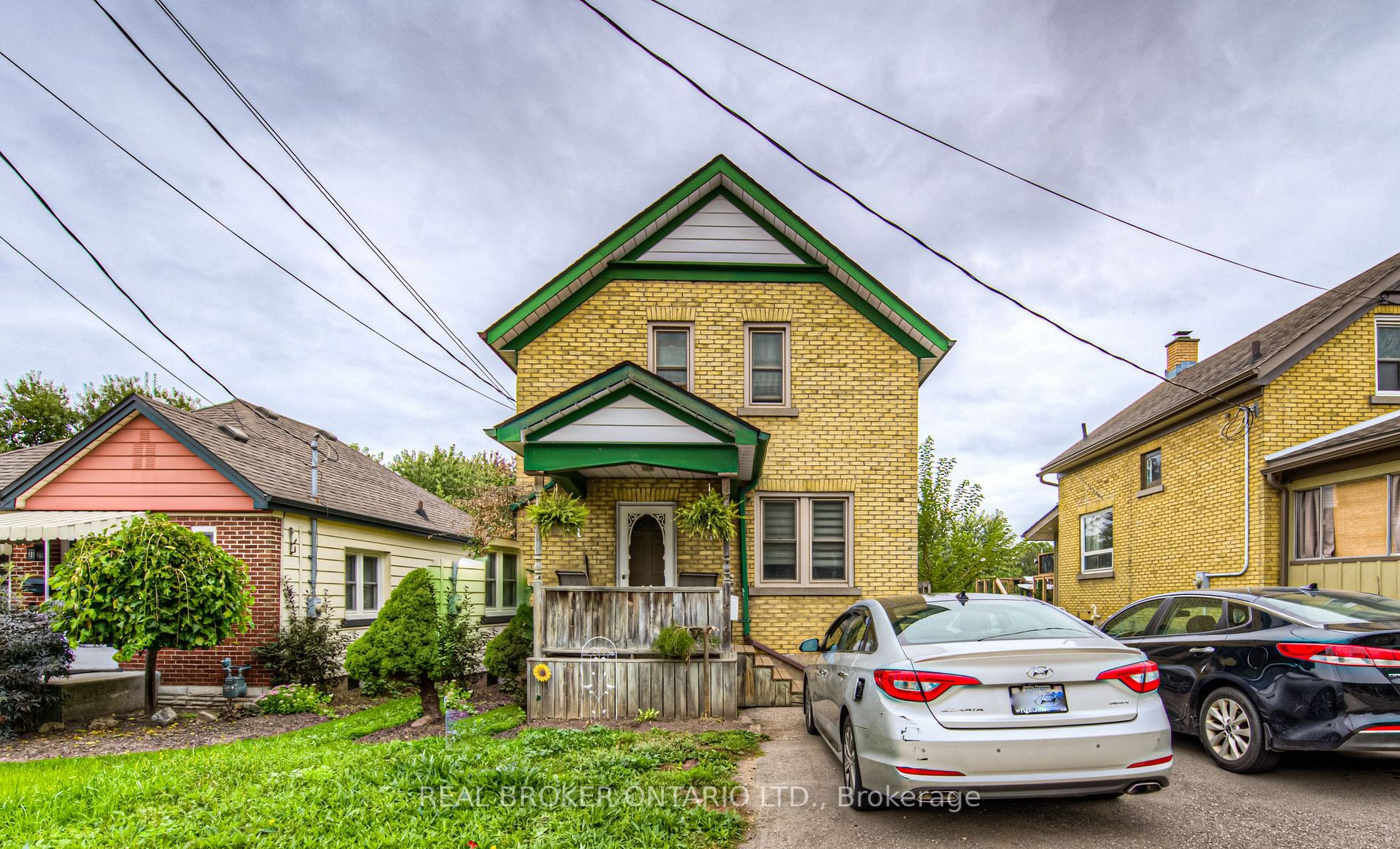 631 Stirling Ave S