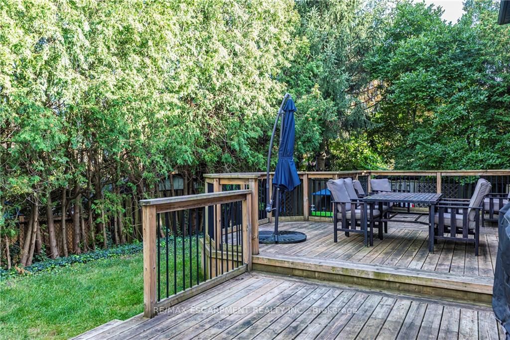 76 Bridlewood Dr