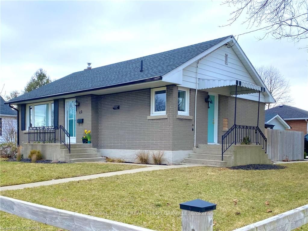 42 Hamilton Ave