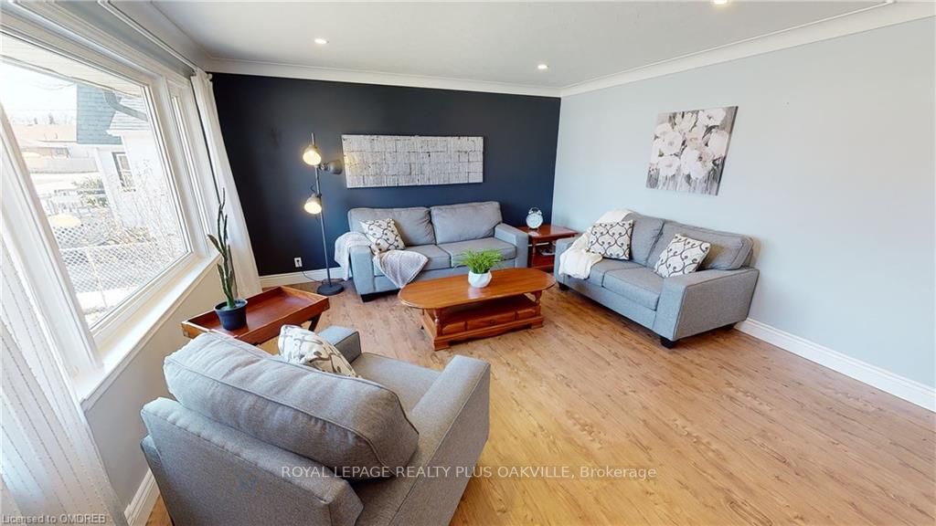 42 Hamilton Ave