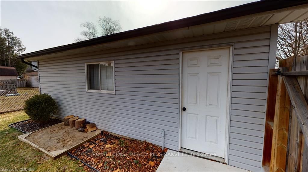 42 Hamilton Ave