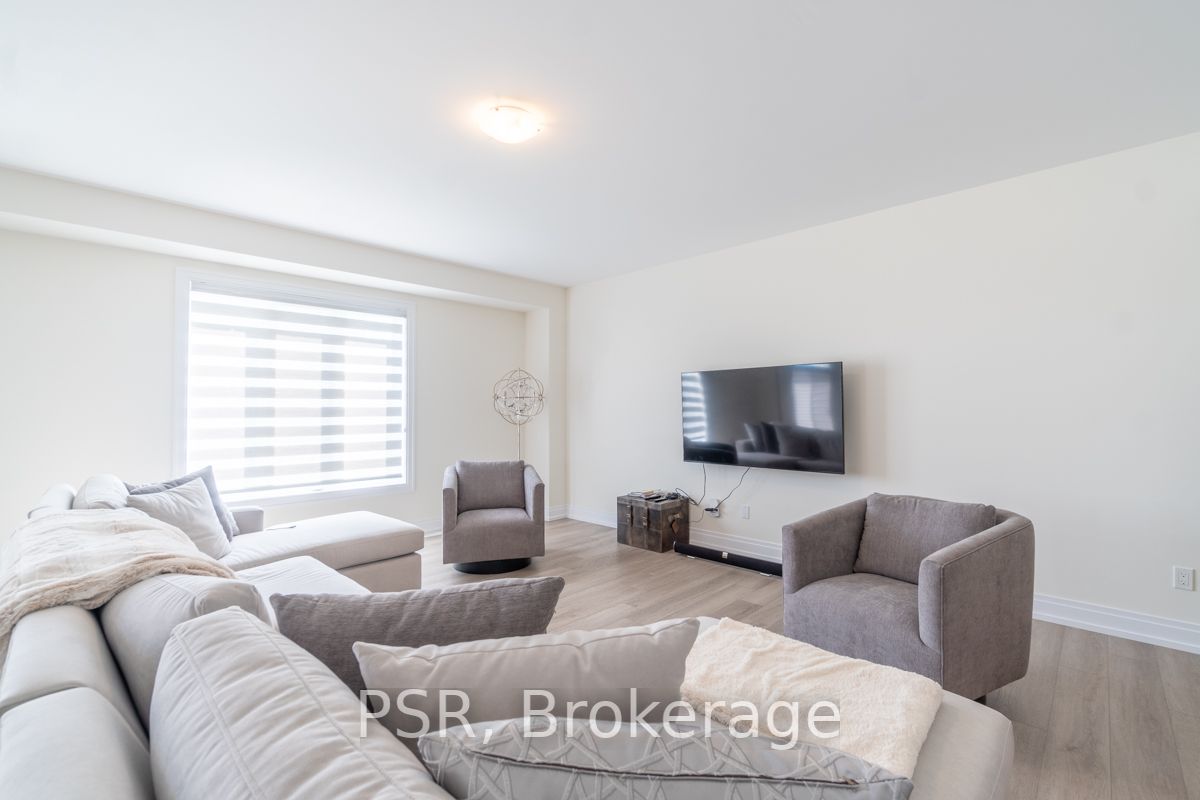 46 Great Falls Blvd S