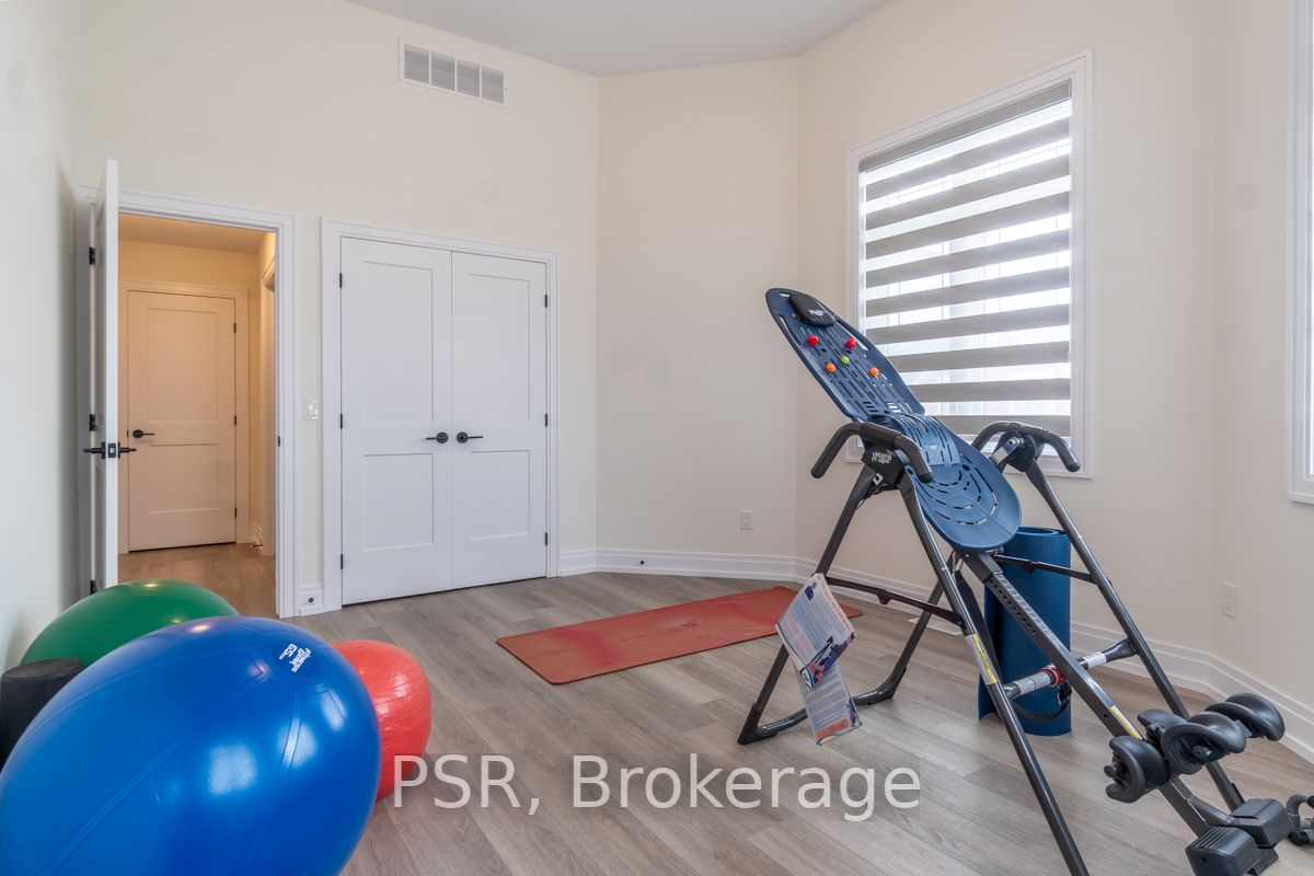 46 Great Falls Blvd S