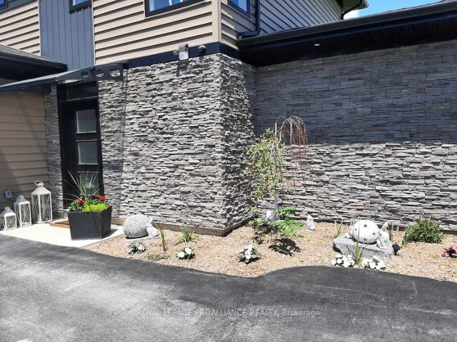 108 Foster Road