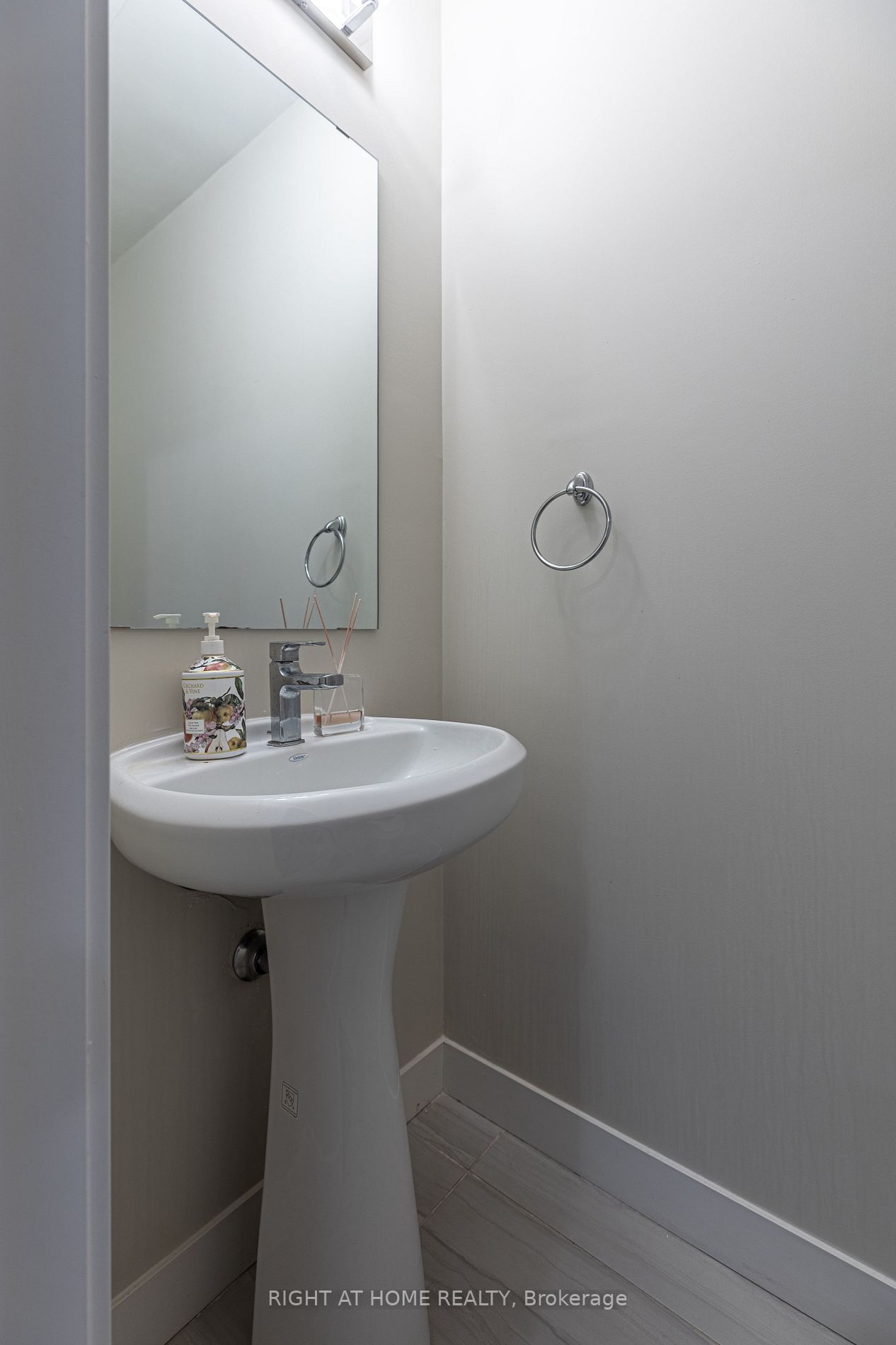925 Battery Park, #102
