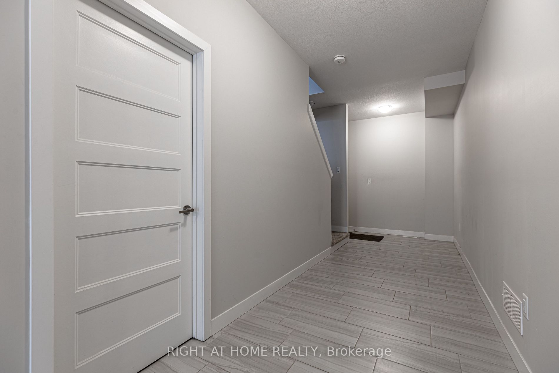 925 Battery Park, #102