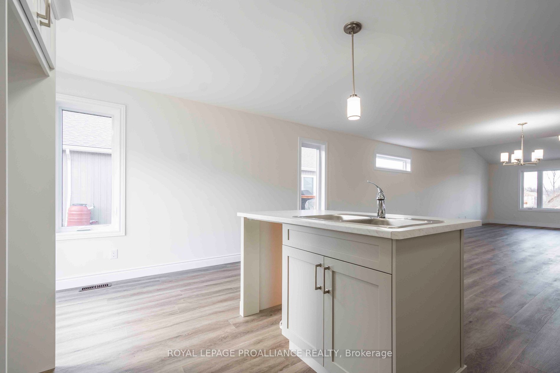 110 Farrington Cres