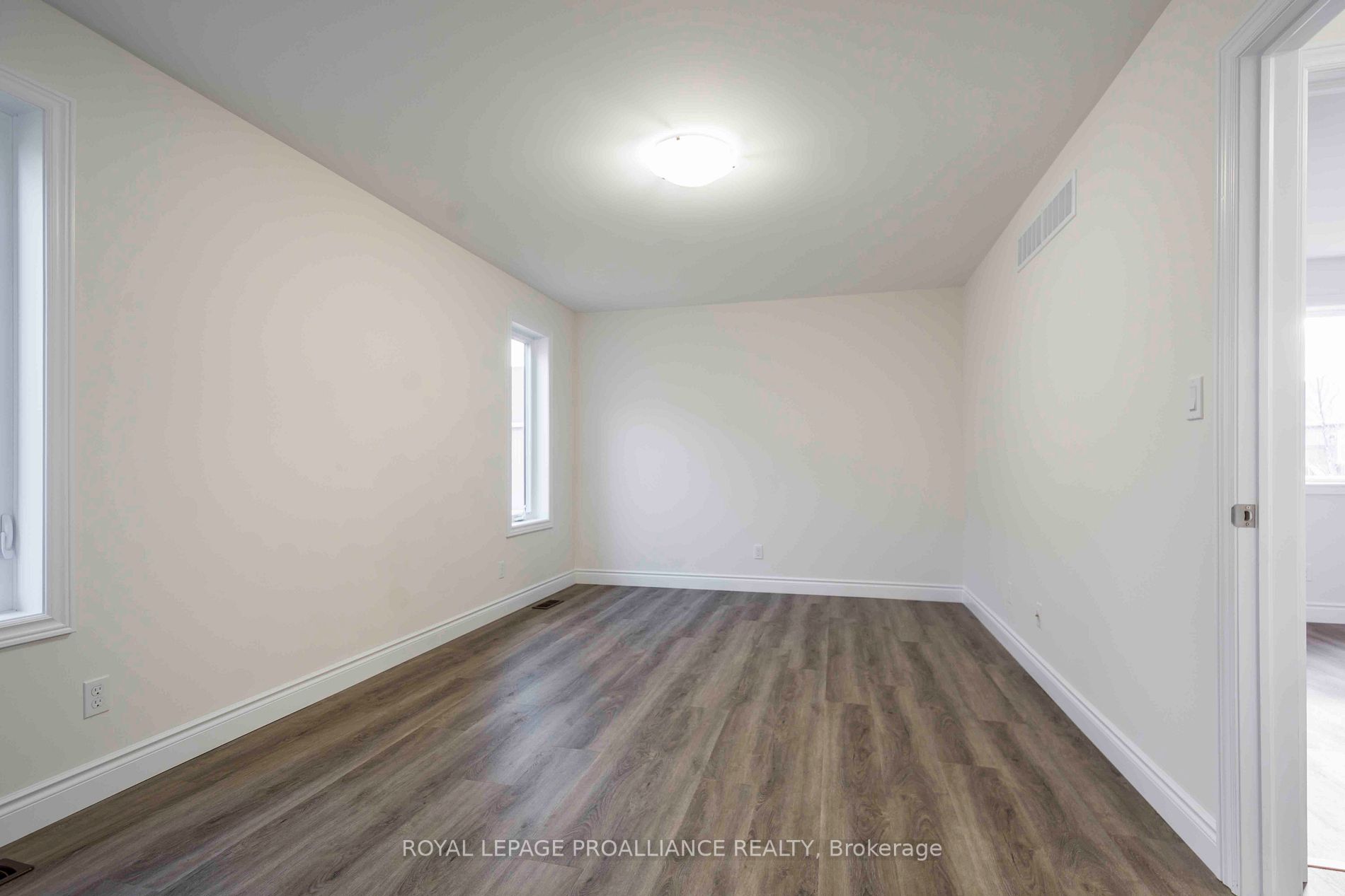 110 Farrington Cres