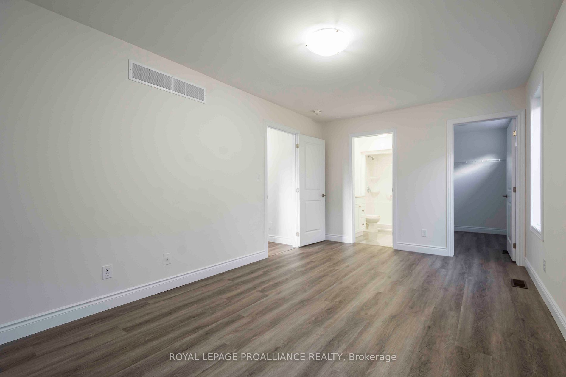 110 Farrington Cres