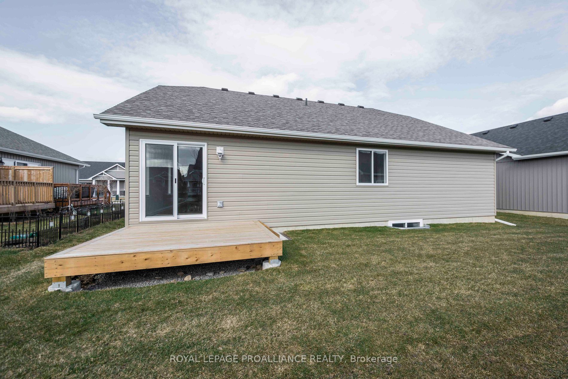 110 Farrington Cres