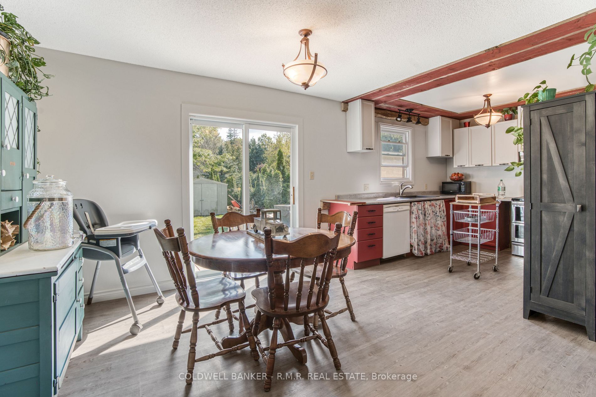 4 Riel Road S