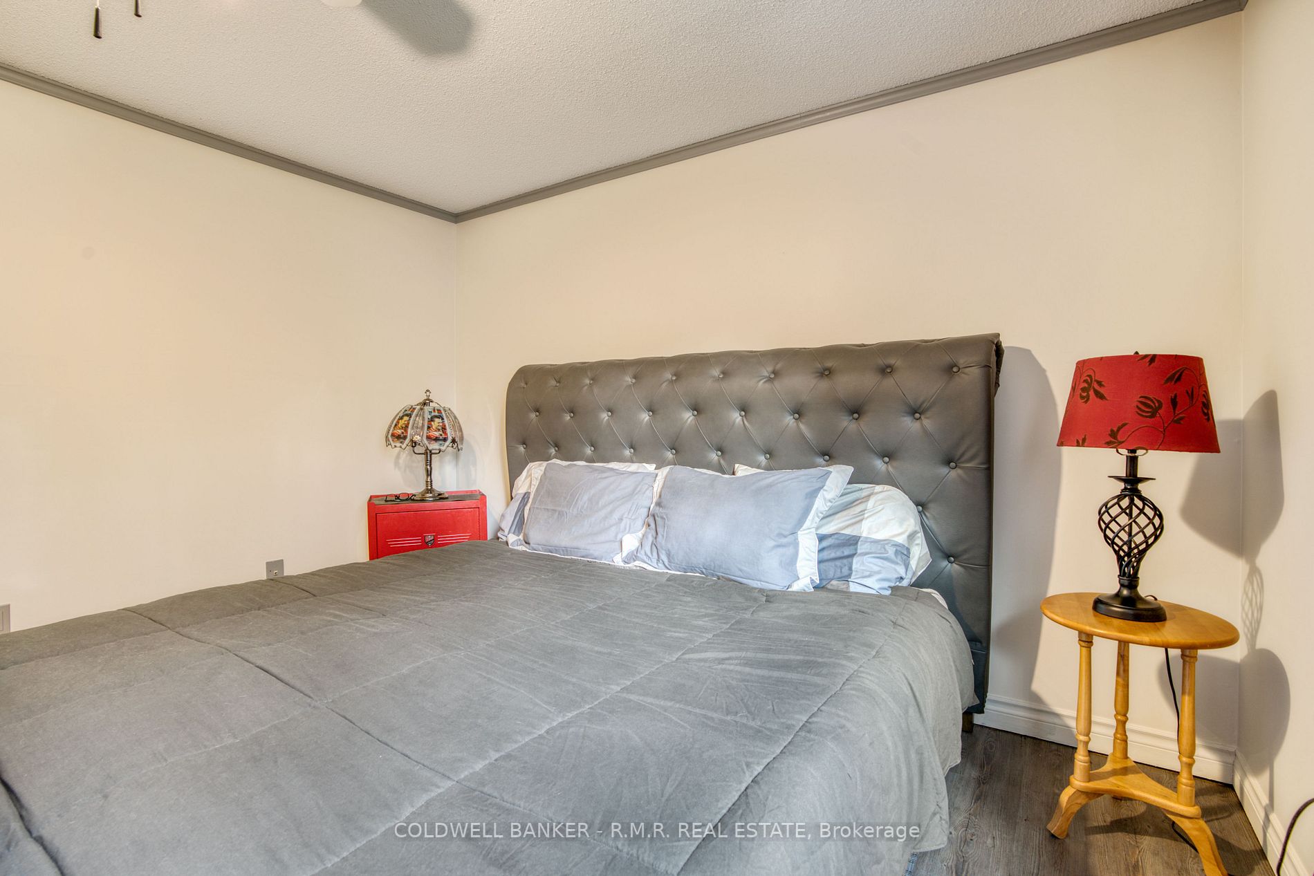 4 Riel Road S