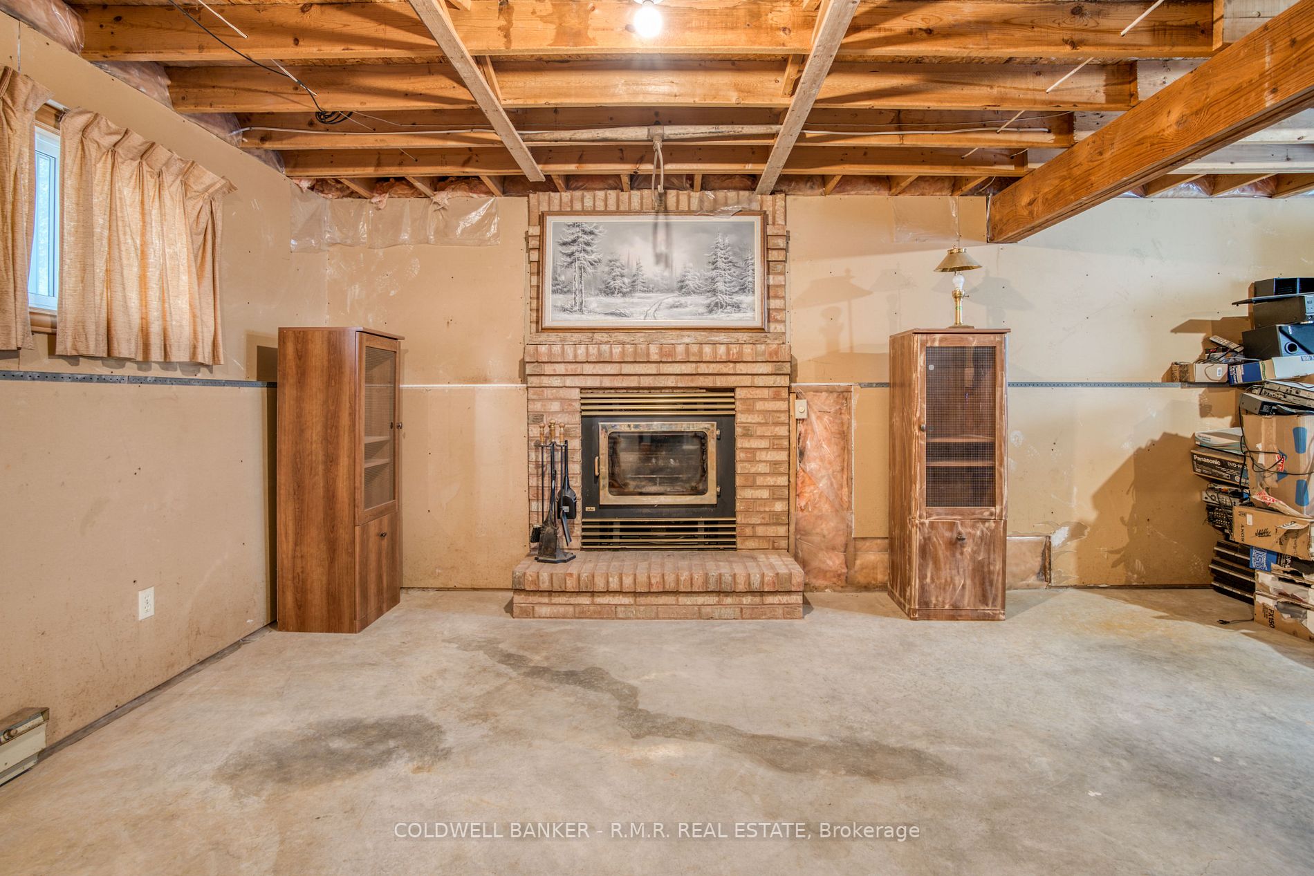 4 Riel Road S
