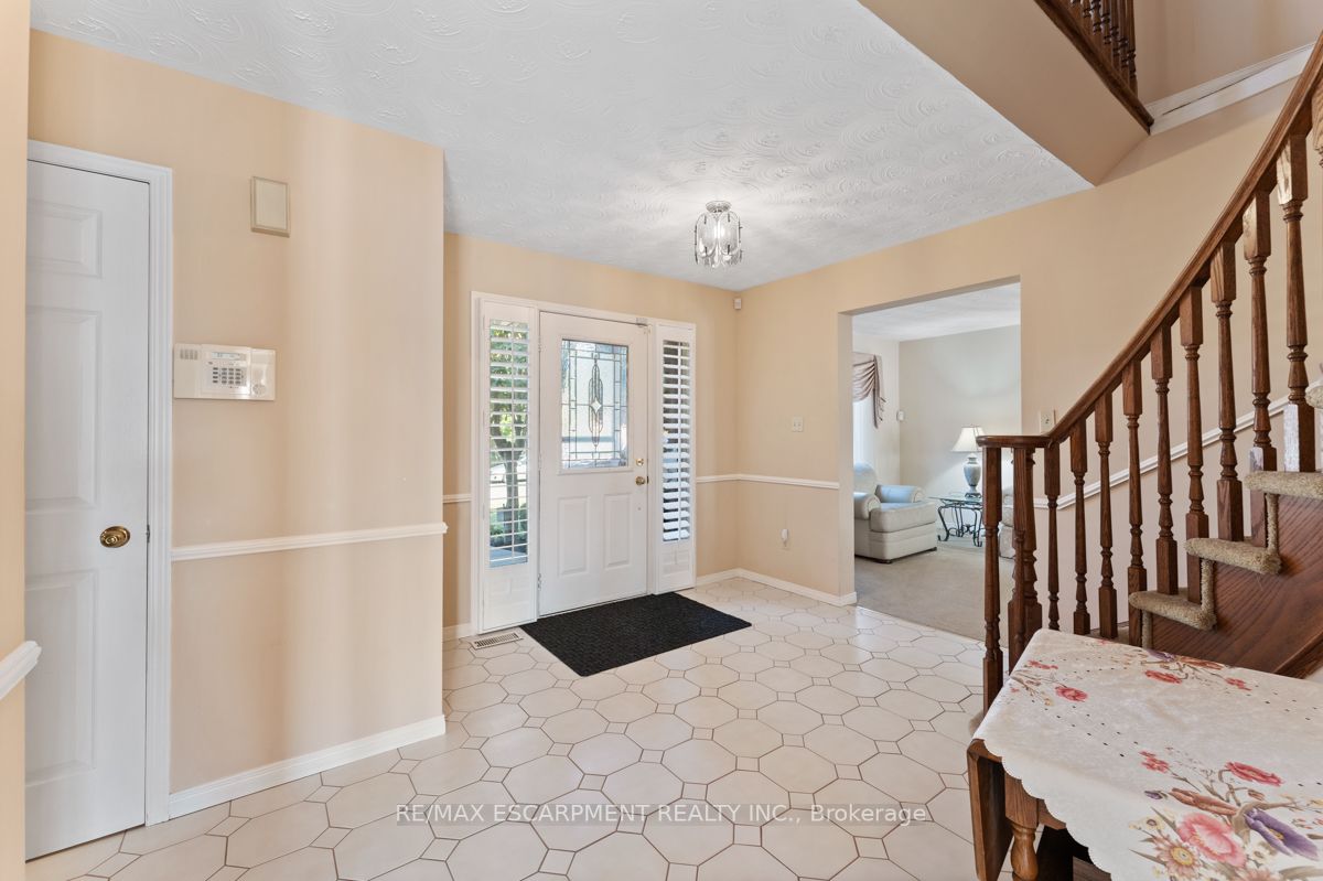 23 Carriagegate Dr
