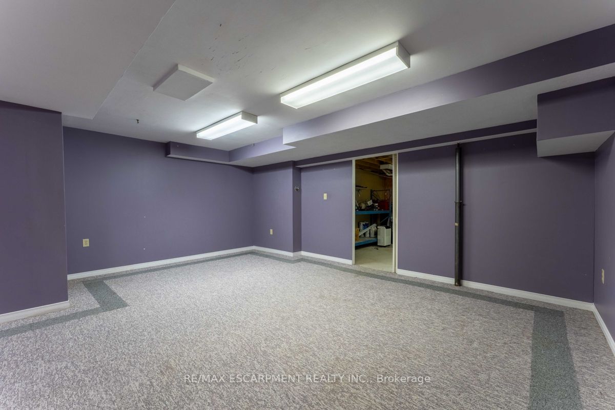 23 Carriagegate Dr