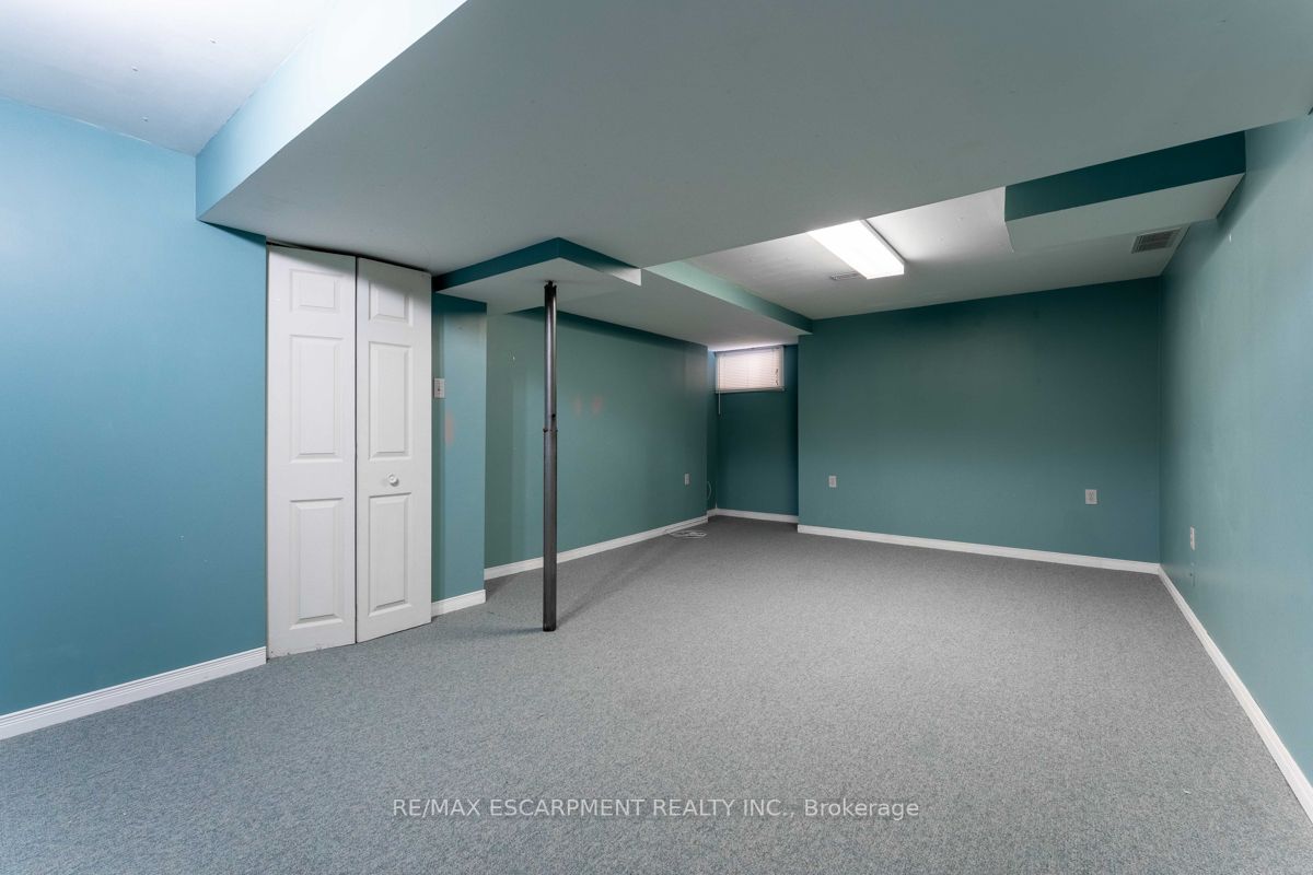23 Carriagegate Dr