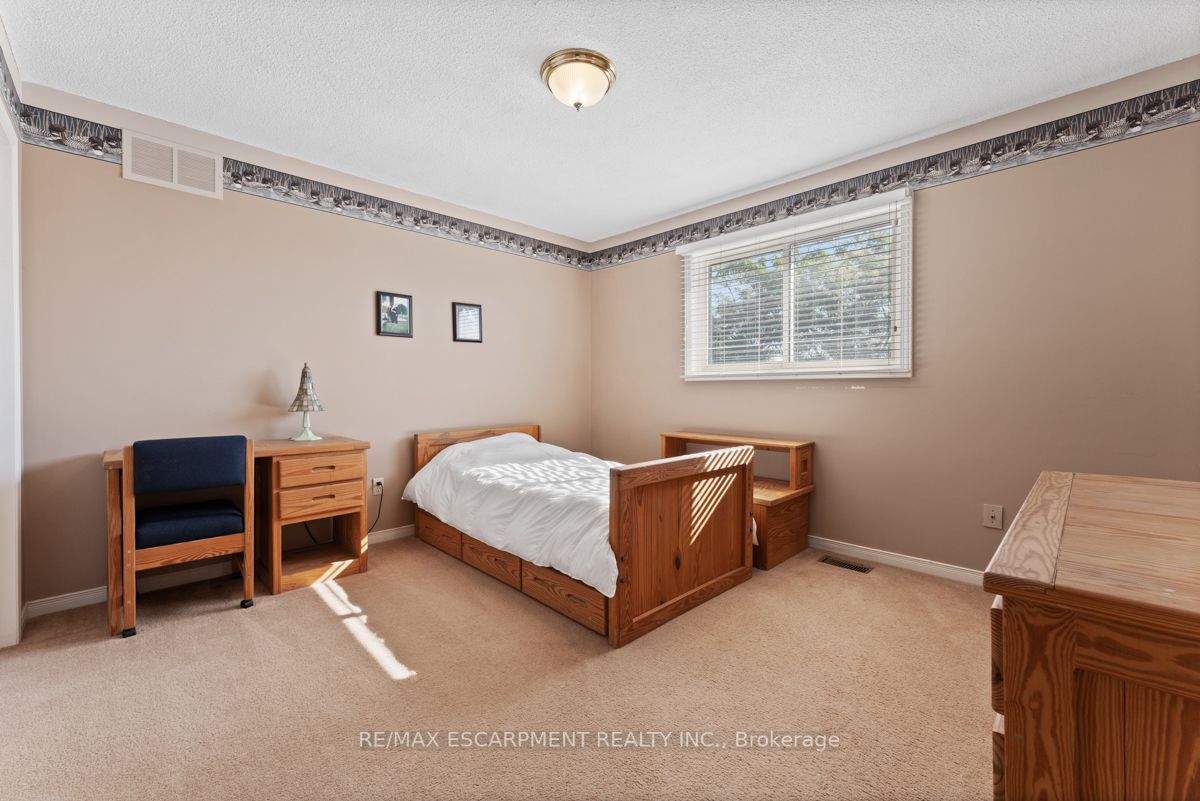 23 Carriagegate Dr