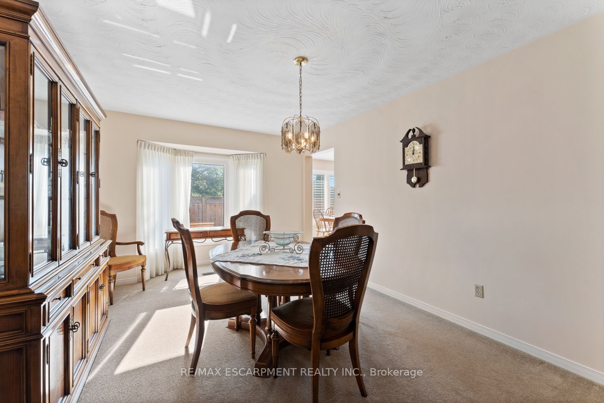 23 Carriagegate Dr