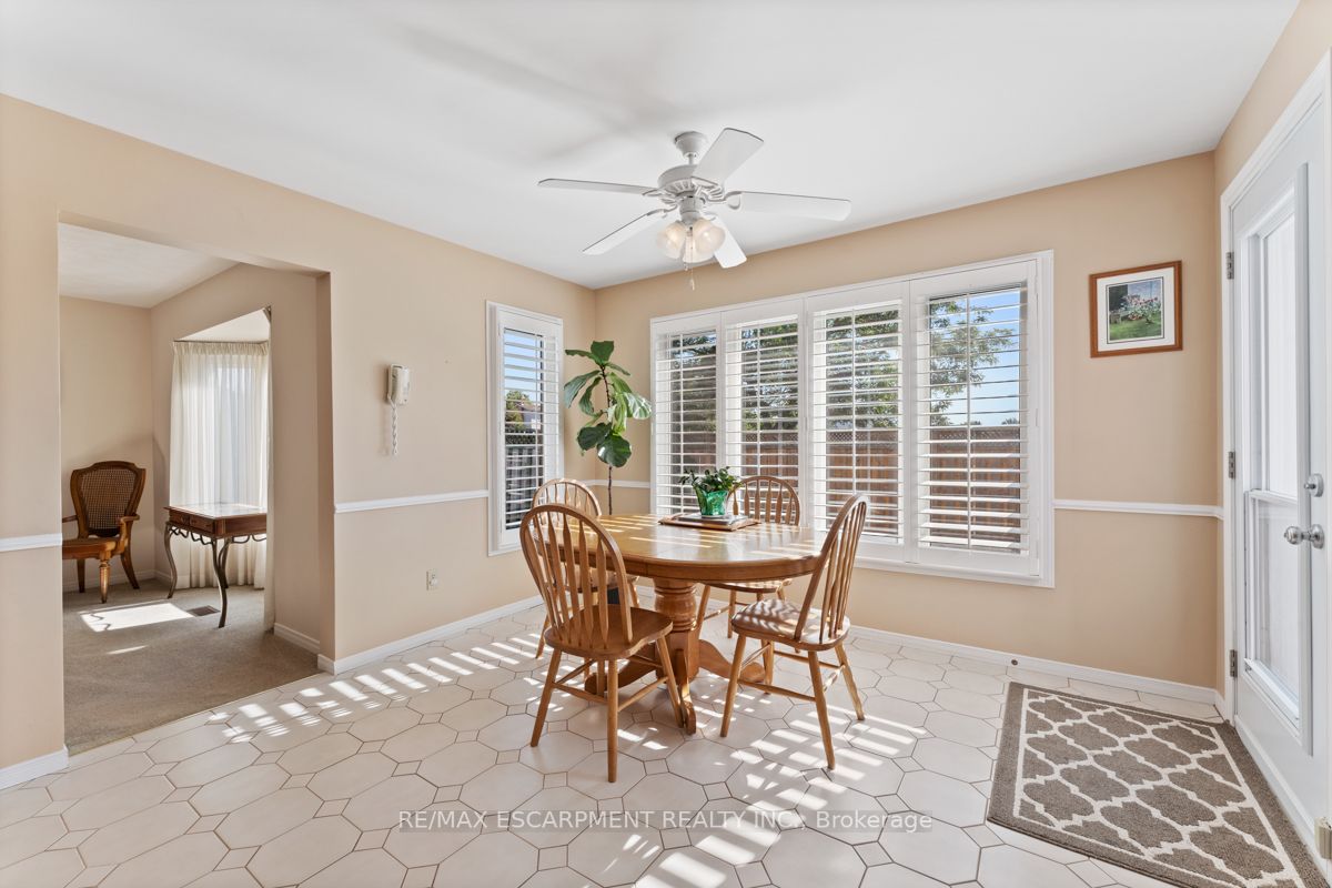 23 Carriagegate Dr