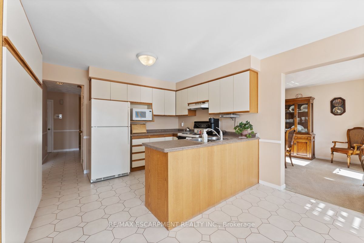 23 Carriagegate Dr