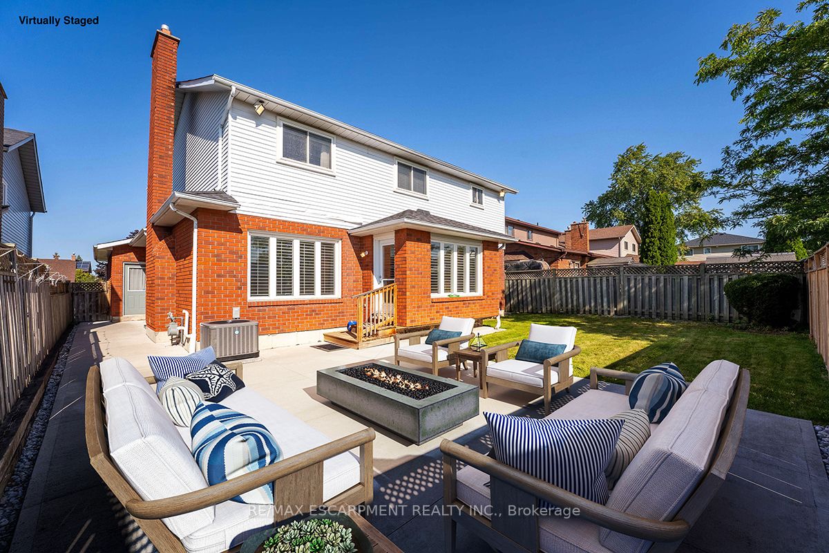23 Carriagegate Dr