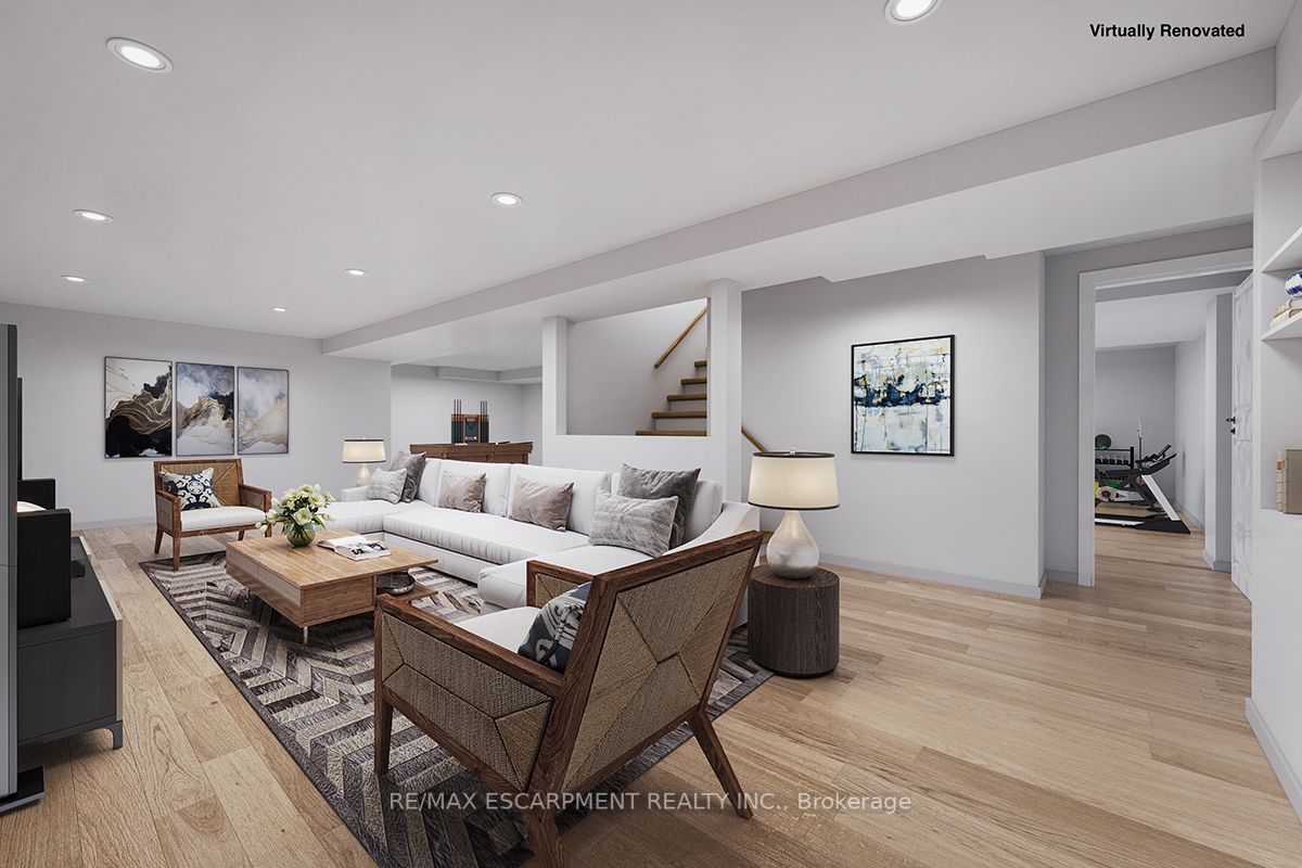 23 Carriagegate Dr