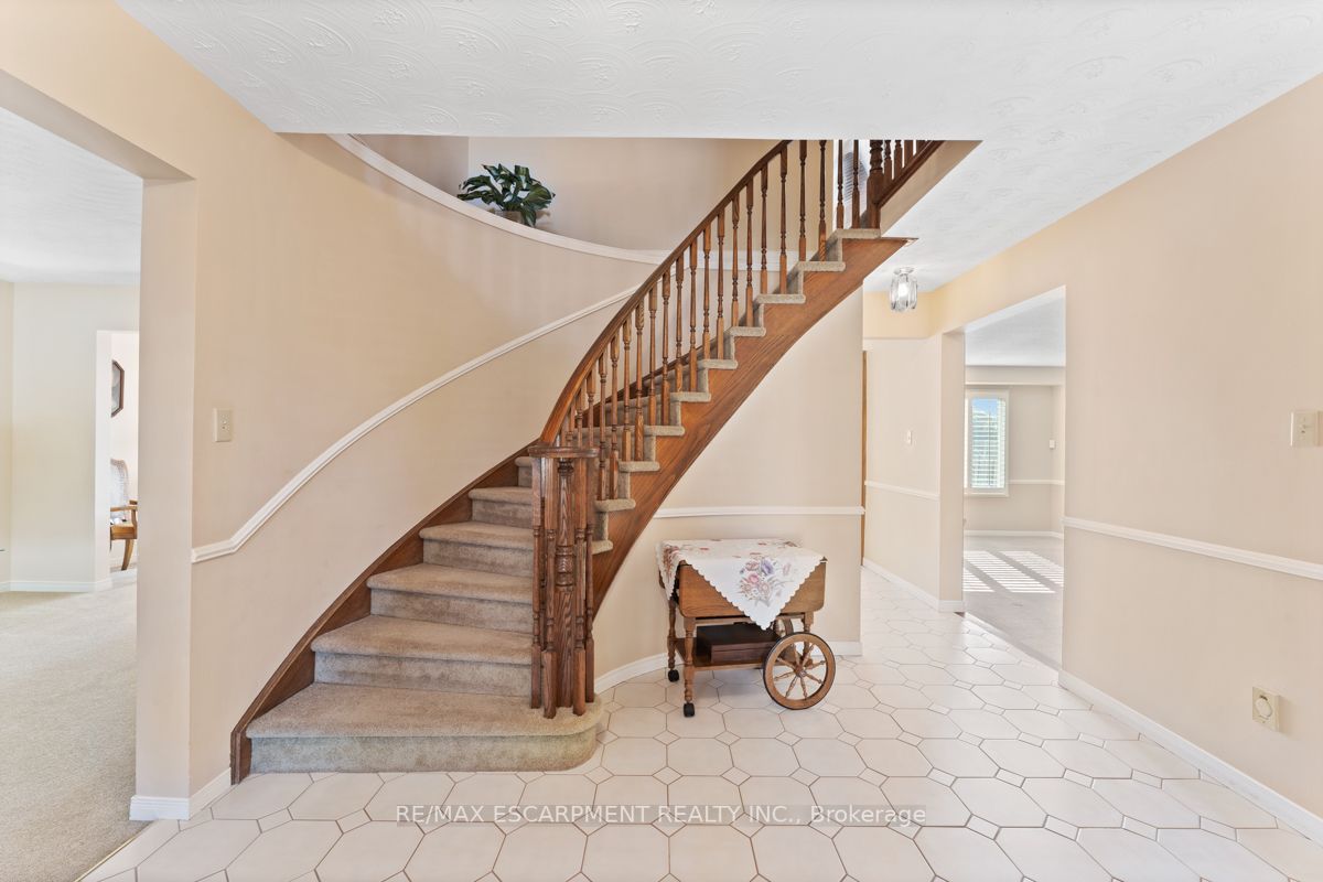 23 Carriagegate Dr