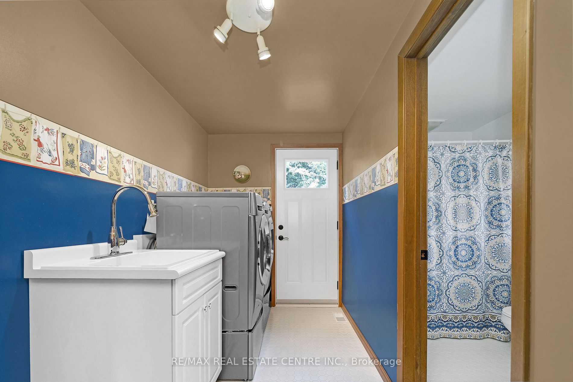 5677 Wellington Road 23