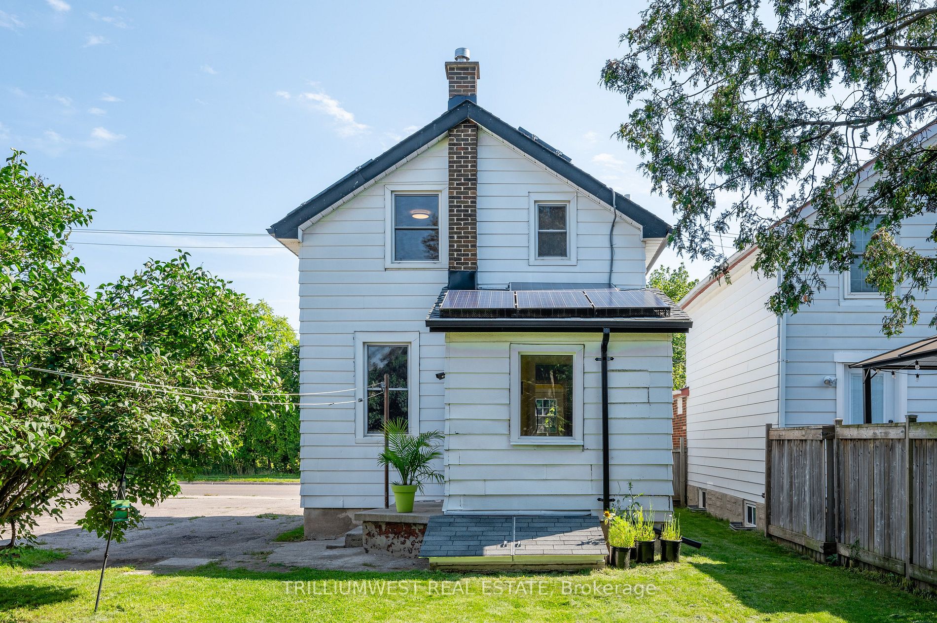 163 Stevenson Street S