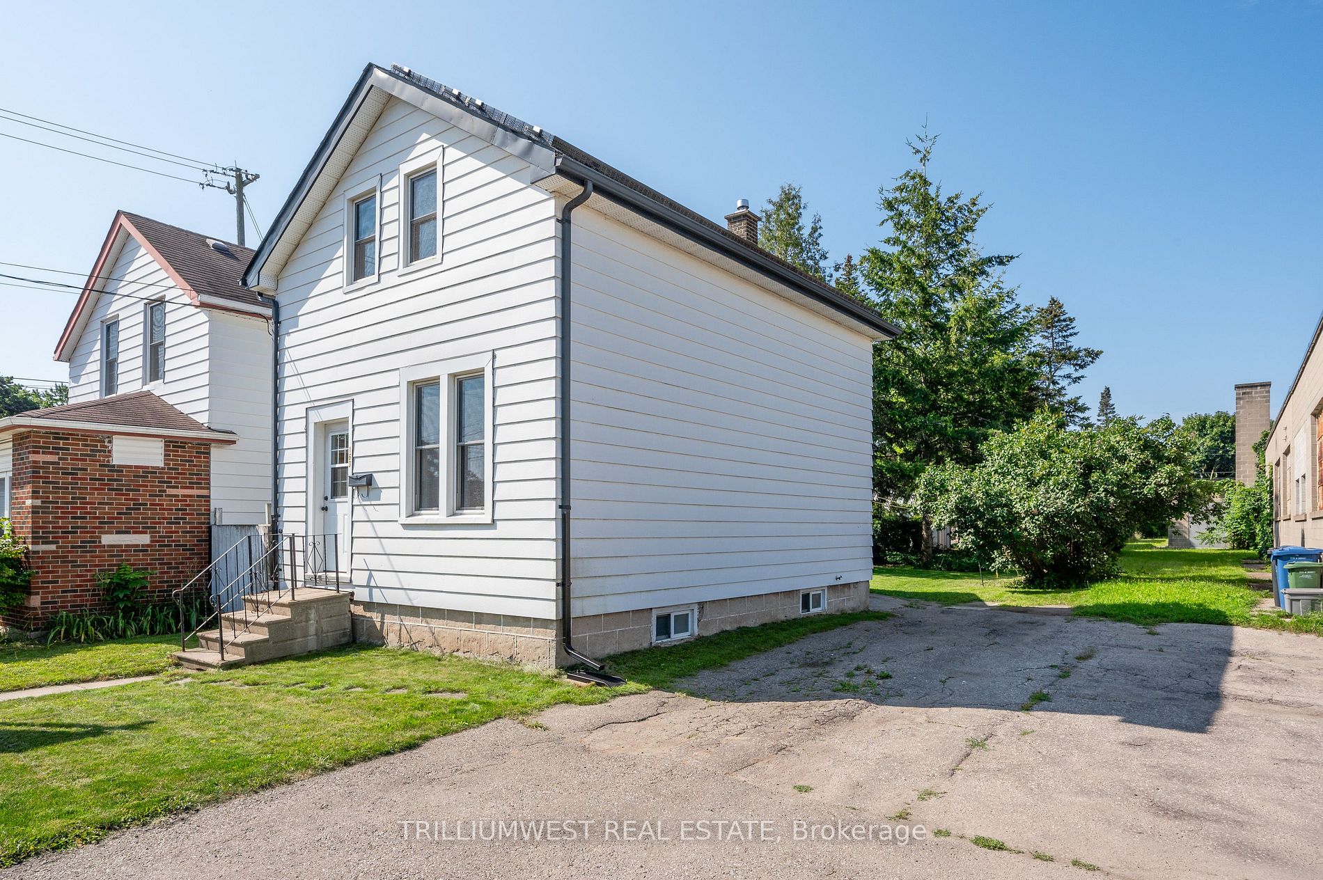 163 Stevenson Street S