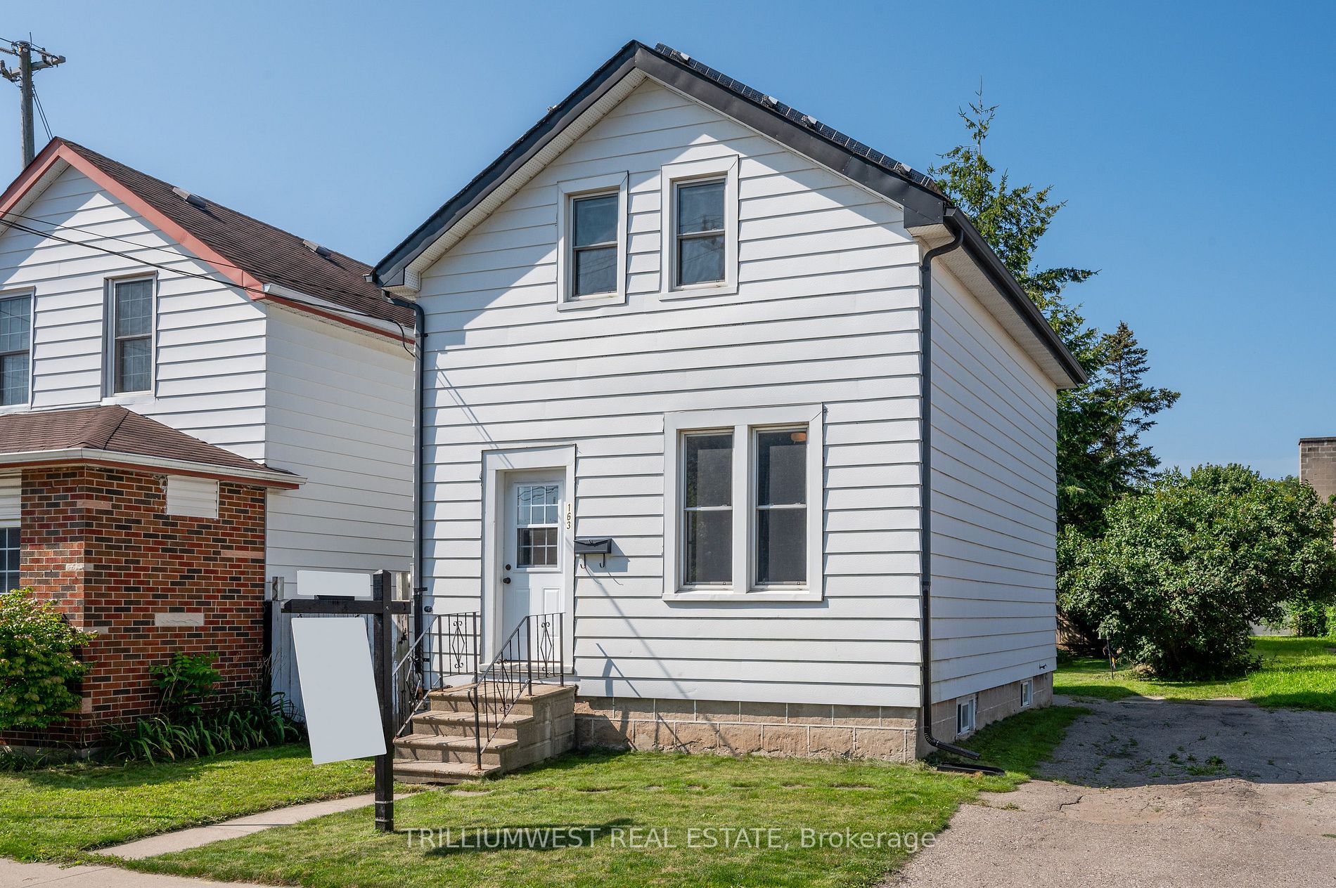 163 Stevenson Street S