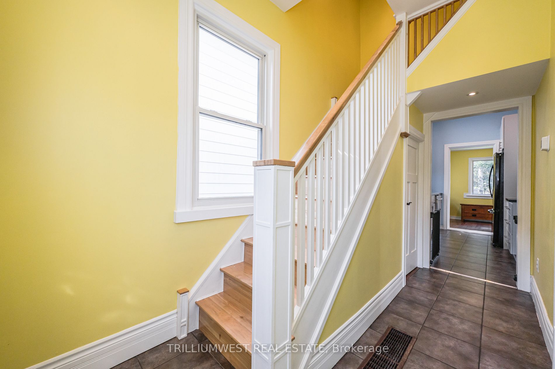 163 Stevenson Street S