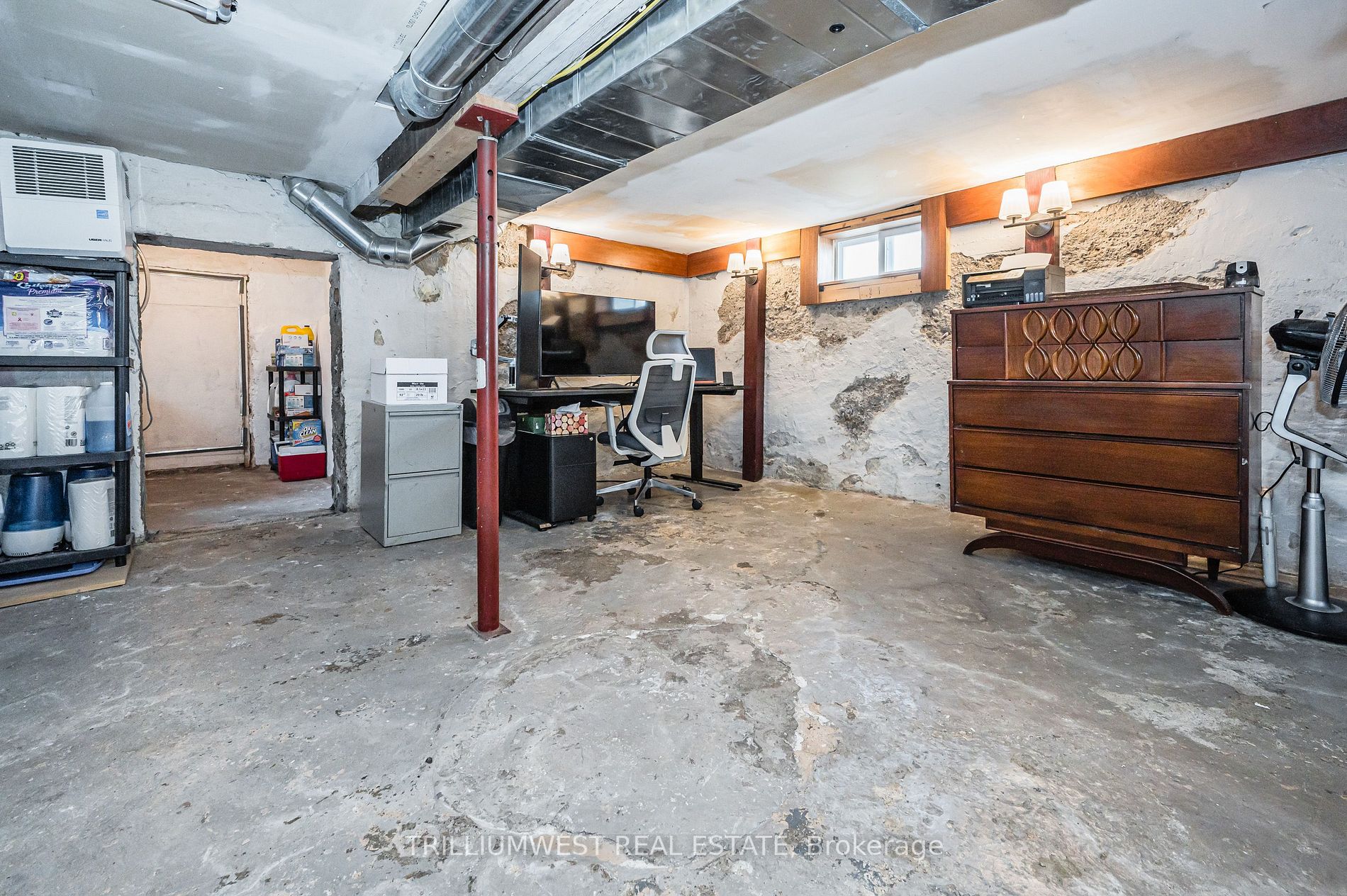 163 Stevenson Street S
