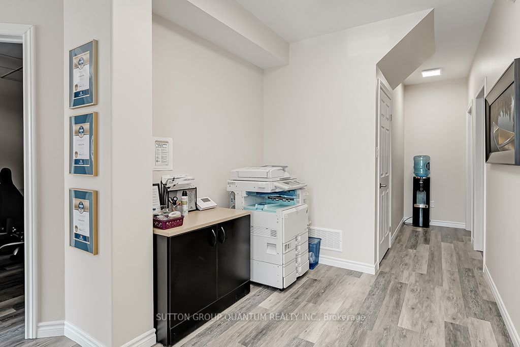 219 Dundas St E, #6