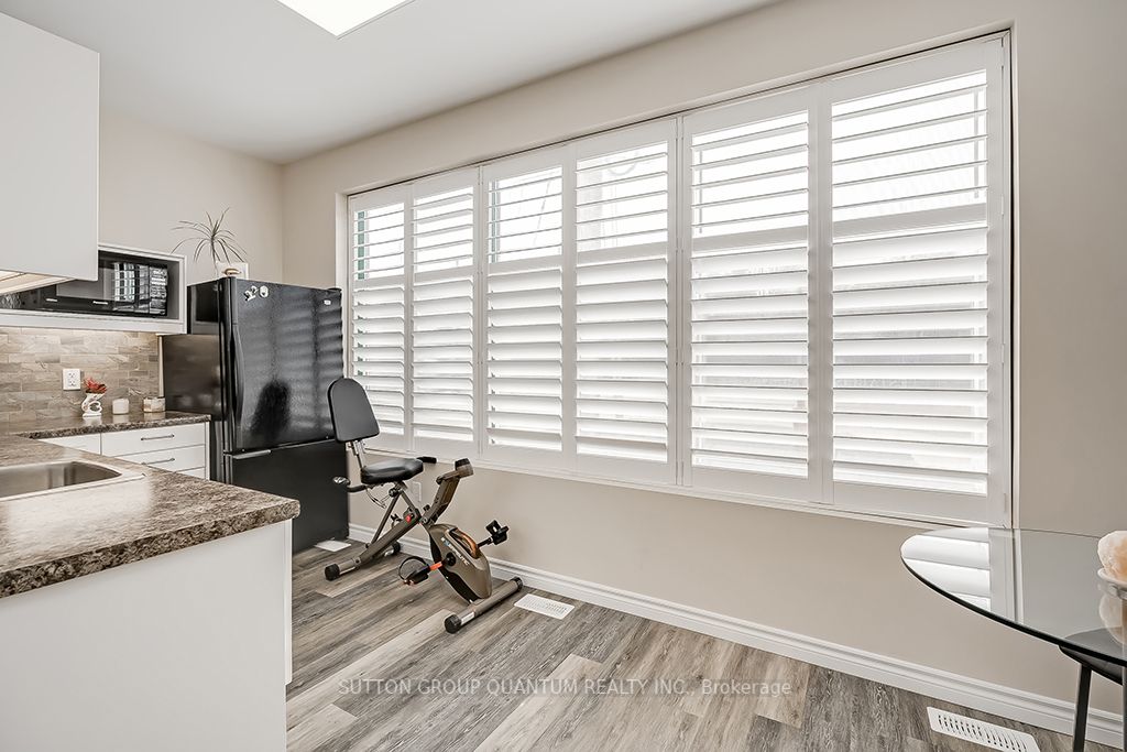 219 Dundas St E, #6