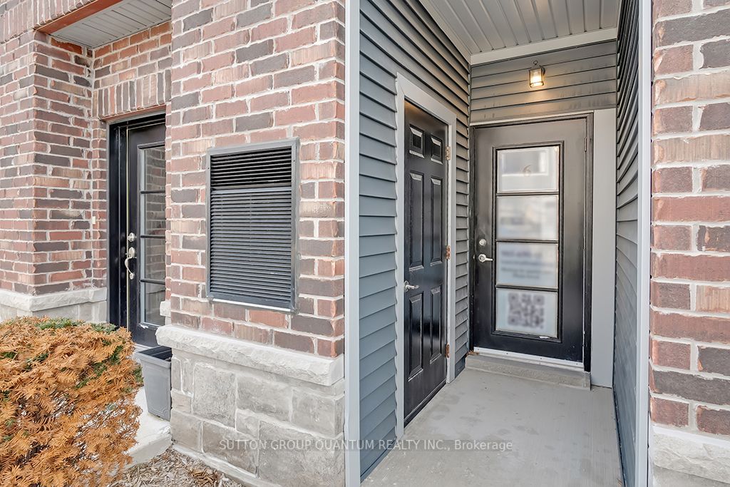 219 Dundas St E, #6